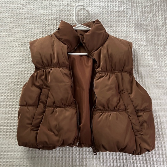 H&M Jackets & Blazers - Brown cropped vest